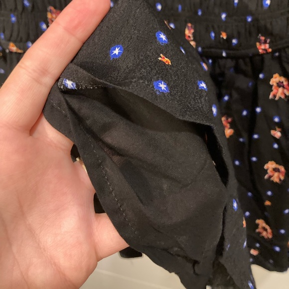 💕SOLD💖Free People Womens Medium “Two Faces” Black Floral Smocked Long Sleeve - Picture 8 of 8